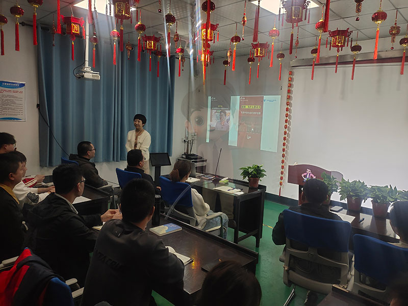 思維破繭，共赴成長：盛達(dá)拉彎共讀聯(lián)盟學(xué)習(xí)小組進(jìn)階之旅