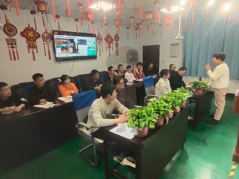 思維破繭，共赴成長：盛達(dá)拉彎共讀聯(lián)盟學(xué)習(xí)小組進(jìn)階之旅